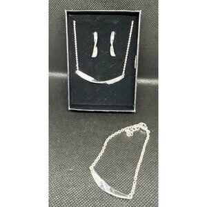 3 Piece Avon Mona Twist ST Chain Bar Pendant 16.5"Necklace Bracelet Earrings Set